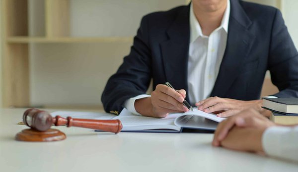 Besoin d'un avocat pour créer votre société à Lyon?